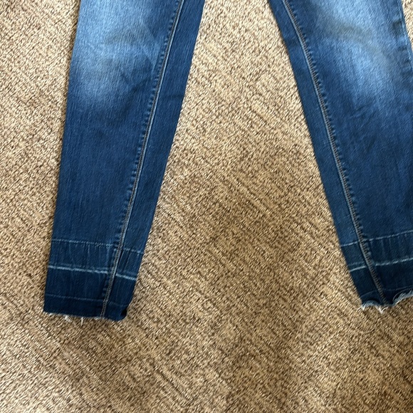 Slim ankle jeans with unique unstitched ankles - Picture 3 of 4